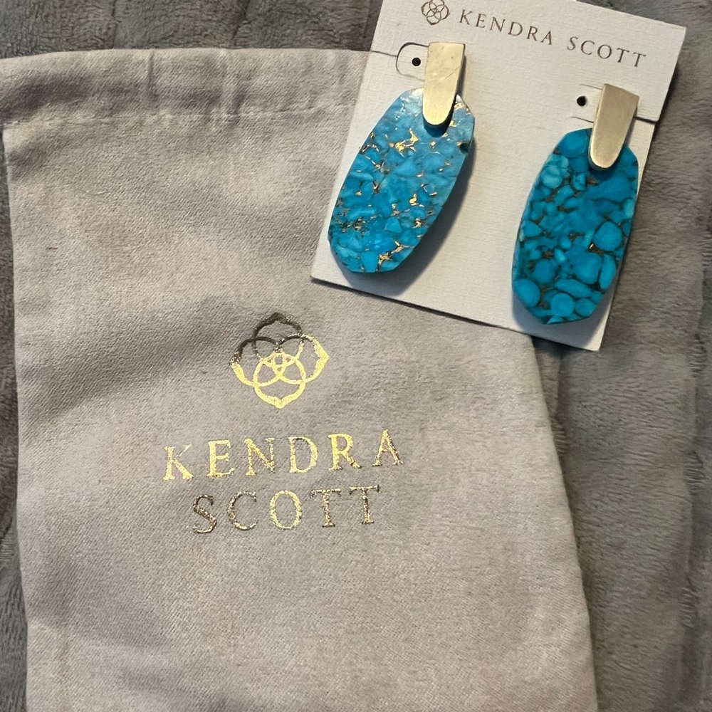 Kendra Scott veined turquoise earrings